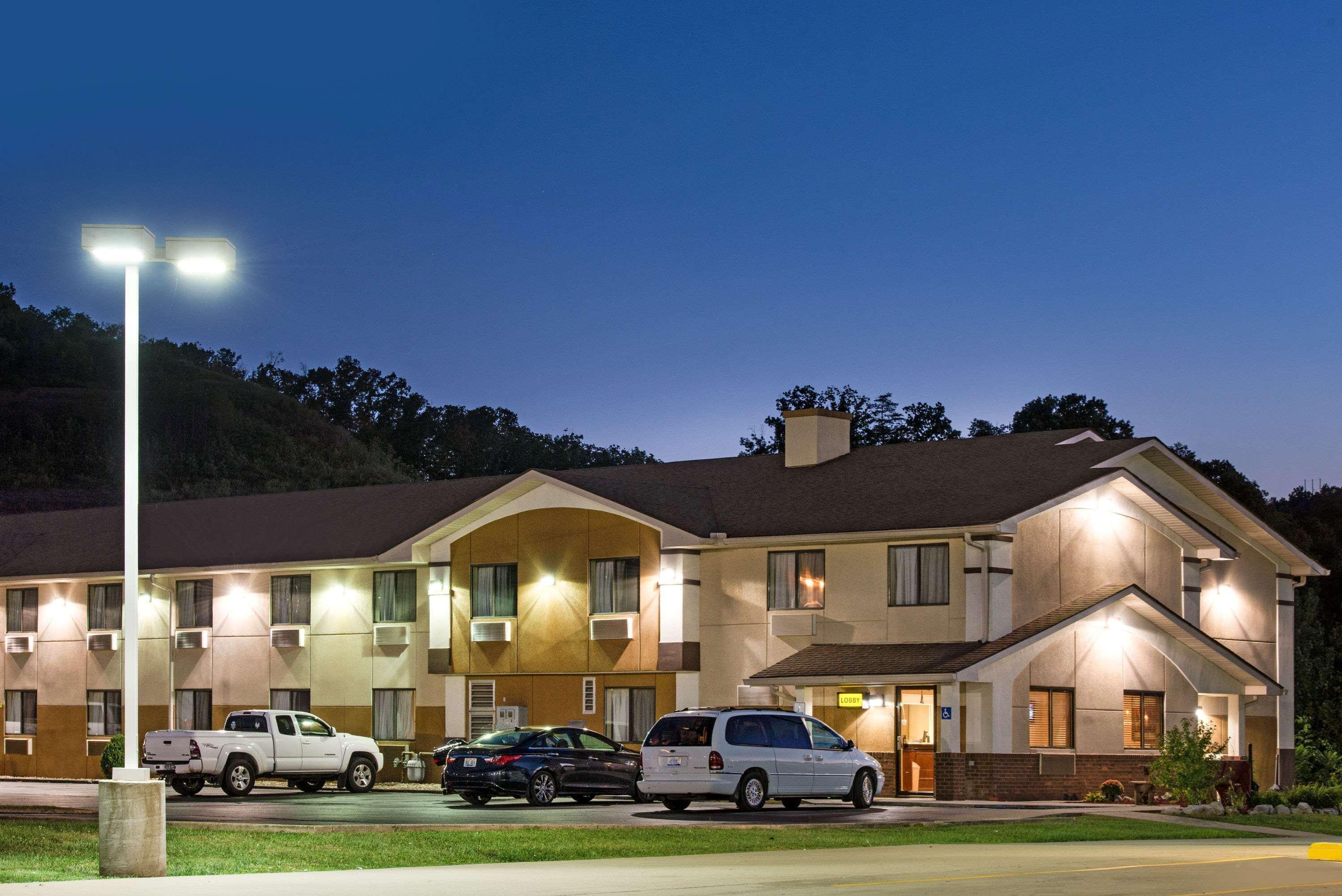 Hotel Super 8 By Wyndham Ripley Exterior foto
